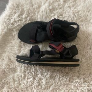 Teva vibram Women's Beach & Pool Shoes Sandal women size 8